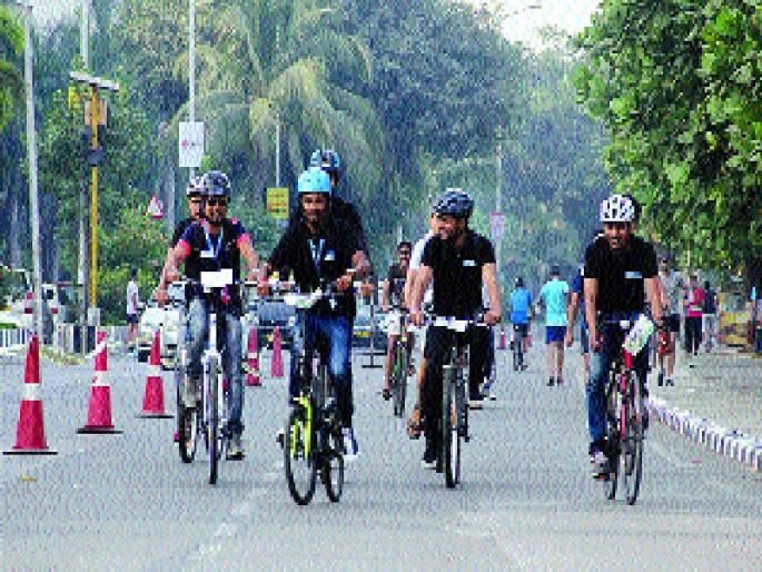 The cycle track is not sanctioned by traffic police, from Worli to Girgaum | सायकल ट्रॅक वरळीऐवजी गिरगावपर्यंत, वाहतूक पोलिसांची मंजुरी नाही The cycle track is not sanctioned by traffic police, from Worli to Girgaum | सायकल ट्रॅक वरळीऐवजी गिरगावपर्यंत, वाहतूक पोलिसांची मंजुरी नाही