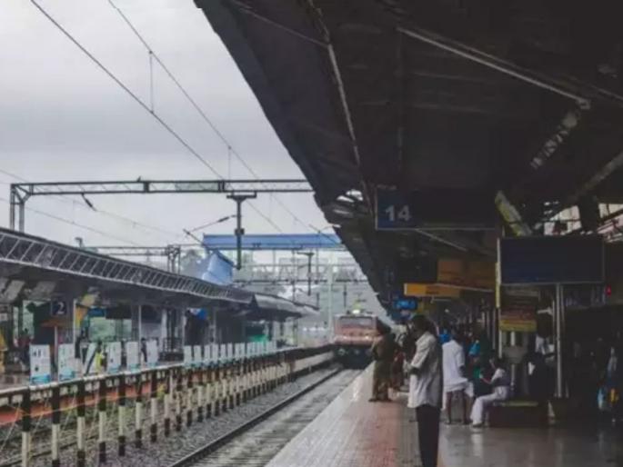 gajay singh marwar junction railway station superintendent who used to polish shoes on platform | कडक सॅल्यूट! प्लॅटफॉर्मवर बूट पॉलिश केले, त्याच रेल्वे स्टेशनवर ३५ वर्षांनी 'तो' झाला अधीक्षक gajay singh marwar junction railway station superintendent who used to polish shoes on platform | कडक सॅल्यूट! प्लॅटफॉर्मवर बूट पॉलिश केले, त्याच रेल्वे स्टेशनवर ३५ वर्षांनी 'तो' झाला अधीक्षक