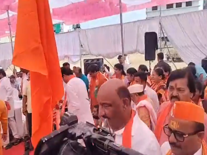 Imtiyaz Jalil, Chandrakant Khaire in promotion; Stanbha Pujan of Mahayuti's campaign office in the chaos of candidature | जलील, खैरे प्रचारात; उमेदवारीच्या घोळात महायुतीने प्रचार कार्यालयाचे स्तंभपूजन उरकले Imtiyaz Jalil, Chandrakant Khaire in promotion; Stanbha Pujan of Mahayuti's campaign office in the chaos of candidature | जलील, खैरे प्रचारात; उमेदवारीच्या घोळात महायुतीने प्रचार कार्यालयाचे स्तंभपूजन उरकले