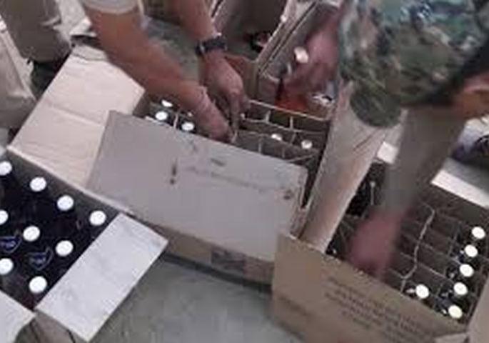 Special squad raids liquor den in Akola | विशेष पथकाची दारु अड्ड्यावर छापेमारी