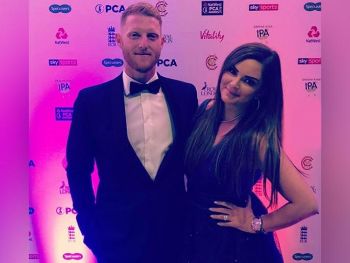 Ben Stokes’ wife rubbishes reports of being choked by all-rounder | ...अन् बेन स्टोक्सची पत्नी भडकली, असा व्यक्त केला राग