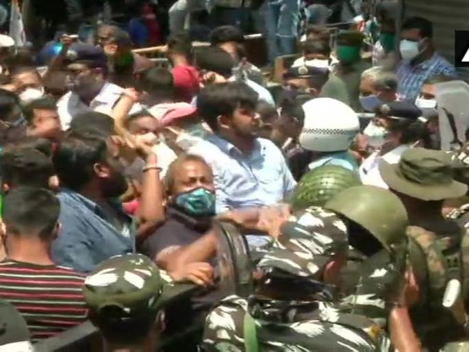 Narada Scam: Trinamool workers pelted stones at CBI office in Bengal in presence of Mamata Banerjee | Narada Scam: ममता बॅनर्जी आतमध्ये, तरीही CBI कार्यालयावर तृणमूल कार्यकर्त्यांची दगडफेक, पोलिसांचा लाठीचार्ज