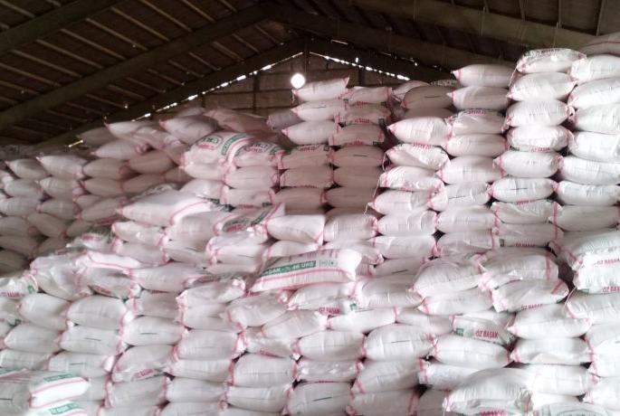 Protected storage of 50,000 MT of Urea Fertilizer in the State | राज्यात ५० हजार मेट्रिक टन युरिया खताची संरक्षीत साठवणूक Protected storage of 50,000 MT of Urea Fertilizer in the State | राज्यात ५० हजार मेट्रिक टन युरिया खताची संरक्षीत साठवणूक