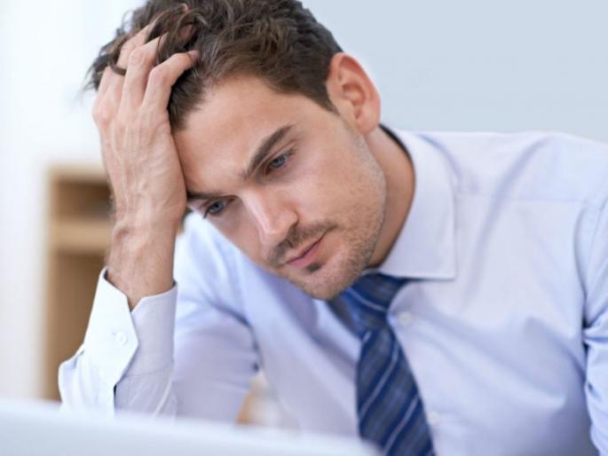 More stressful to foreign traveling servants | परदेशी प्रवास करणाऱ्या चाकरमान्यांना अधिक ताणतणाव More stressful to foreign traveling servants | परदेशी प्रवास करणाऱ्या चाकरमान्यांना अधिक ताणतणाव