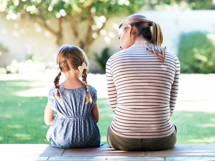 How to raise strong kids | लहान मुलांना स्ट्रॉंग बनवायचं असेल तर त्यांना बोलू नका 'या' ५ गोष्टी! How to raise strong kids | लहान मुलांना स्ट्रॉंग बनवायचं असेल तर त्यांना बोलू नका 'या' ५ गोष्टी!