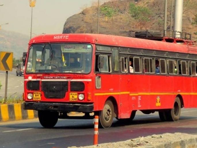  53 ST trains run from Solapur to Gulbarga after getting permission from Karnataka Police  | कर्नाटक पोलिसांकडून होकार मिळाल्यानंतर सोलापुरातून कलबुर्गीकडे धावल्या ५३ एस.टी गाड्या