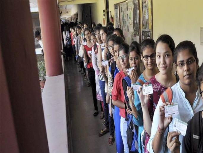 ST corporation's fare halted students | एसटी महामंडळाच्या भाडेवाढीचा विद्यार्थ्यांना  फटका
