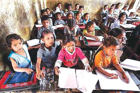Ratnagiri: Lesson to minority school repair scheme | रत्नागिरी : अल्पसंख्याक शाळांच्या दुरूस्ती योजनेकडेही पाठ Ratnagiri: Lesson to minority school repair scheme | रत्नागिरी : अल्पसंख्याक शाळांच्या दुरूस्ती योजनेकडेही पाठ