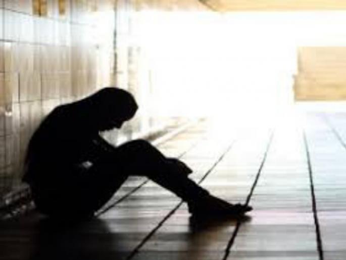 student beaten and stop in the class punishment by teacher | मोशीत विद्यार्थ्याला बेदम मारहाण करत डांबून ठेवले student beaten and stop in the class punishment by teacher | मोशीत विद्यार्थ्याला बेदम मारहाण करत डांबून ठेवले