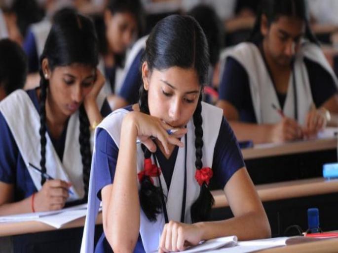 44 thousand students deprived of scholarship in Pune Scholarship worth fifty three crores pending | पुण्यातील ४४ हजार विद्यार्थी शिष्यवृत्तीपासून वंचित; पावणेतीन कोटींच्या शिष्यवृत्ती प्रलंबित 44 thousand students deprived of scholarship in Pune Scholarship worth fifty three crores pending | पुण्यातील ४४ हजार विद्यार्थी शिष्यवृत्तीपासून वंचित; पावणेतीन कोटींच्या शिष्यवृत्ती प्रलंबित