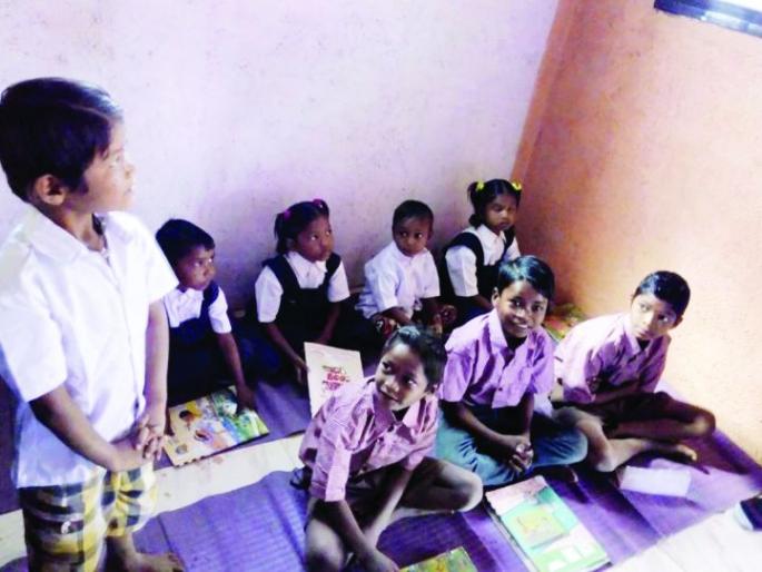 Starting a happy class for immigrant children; School started at the place of bribe! | स्थलांतरित मुलांसाठी आनंदी वर्ग सुरू; वीटभट्टीच्या ठिकाणी सुरू झाली शाळा!