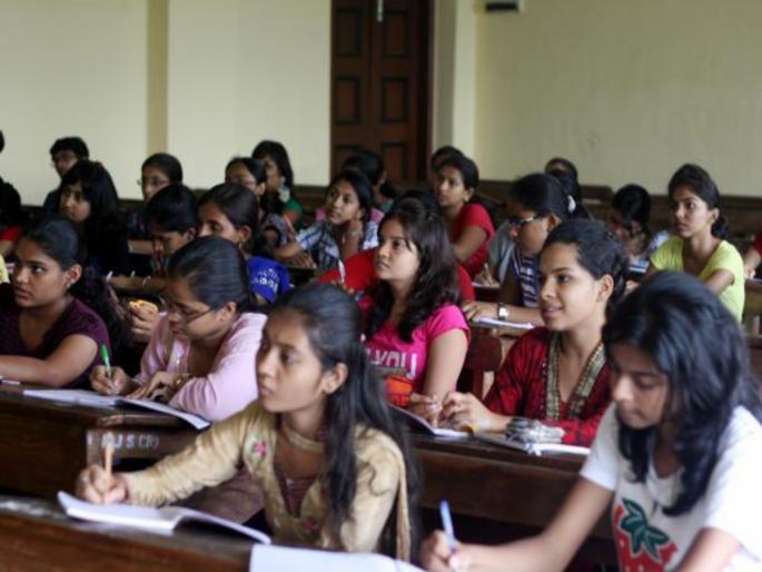 ... then MNVS will distribute sticks to students | ...तर मनविसे विद्यार्थिनींना लाठ्या-काठ्या वाटप करेल ... then MNVS will distribute sticks to students | ...तर मनविसे विद्यार्थिनींना लाठ्या-काठ्या वाटप करेल