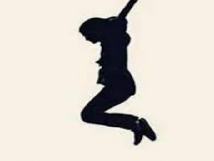The 12-year-old girl jumped from the building due to lack of mark | मार्क कमी पडल्याने बारा वर्षीय मुलीची इमारतीवरून उडी The 12-year-old girl jumped from the building due to lack of mark | मार्क कमी पडल्याने बारा वर्षीय मुलीची इमारतीवरून उडी