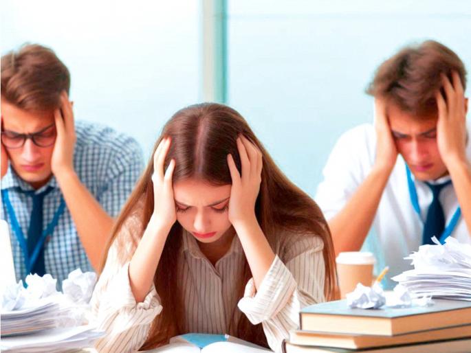 Everyone is tensed due to the confusion of 'NEET', students' parents are taking the advice of psychiatrists | ‘नीट’च्या गोंधळामुळे सगळ्यांनाच टेन्शन..., विद्यार्थी पालक घेत आहेत मानसोपचार तज्ज्ञांचा सल्ला Everyone is tensed due to the confusion of 'NEET', students' parents are taking the advice of psychiatrists | ‘नीट’च्या गोंधळामुळे सगळ्यांनाच टेन्शन..., विद्यार्थी पालक घेत आहेत मानसोपचार तज्ज्ञांचा सल्ला