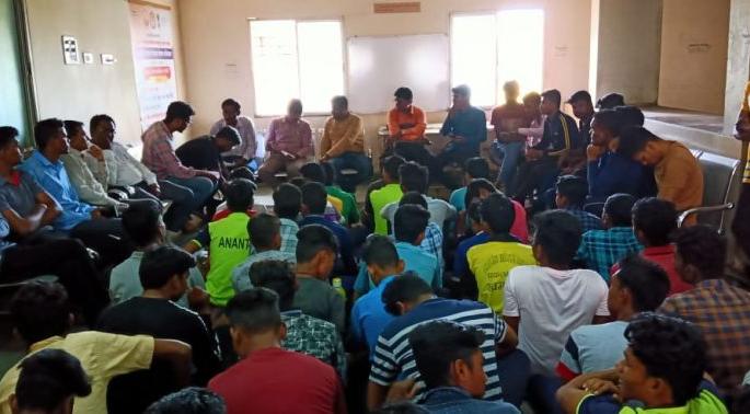 Tribal hostel student sick in Nagpur | नागपुरात आदिवासी वसतिगृहातील विद्यार्थी आजारी