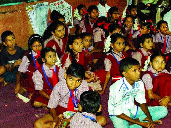 Primary school students are deprived of uniform | प्राथमिक शाळेचे विद्यार्थी गणवेशापासून वंचितच