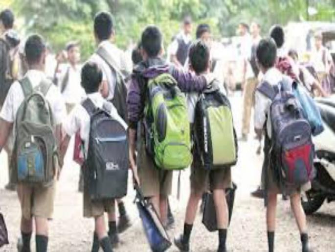 The contractor and the commitee fraud in the school materials | ठेकेदार, समितीच्या संगनमताने शालेय साहित्य खरेदीत गैरव्यवहार  The contractor and the commitee fraud in the school materials | ठेकेदार, समितीच्या संगनमताने शालेय साहित्य खरेदीत गैरव्यवहार