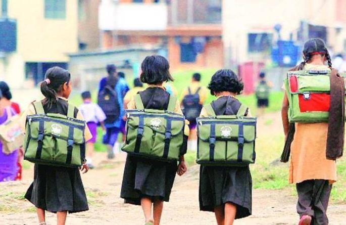 The number of students in Zilla Parishad schools increased during the Corona period | कोरोना काळात वाढली जिल्हा परिषद शाळांतील विद्यार्थ्यांची पटसंख्या The number of students in Zilla Parishad schools increased during the Corona period | कोरोना काळात वाढली जिल्हा परिषद शाळांतील विद्यार्थ्यांची पटसंख्या