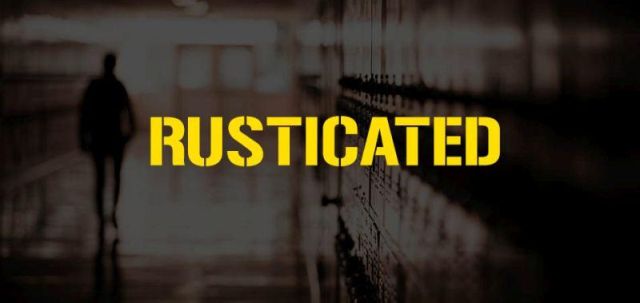 14 students were suspended first day of Tenth Exam | दहावी परीक्षा; पहिल्या दिवशी १४ कॉपीबहाद्दर विद्यार्थी निलंबित