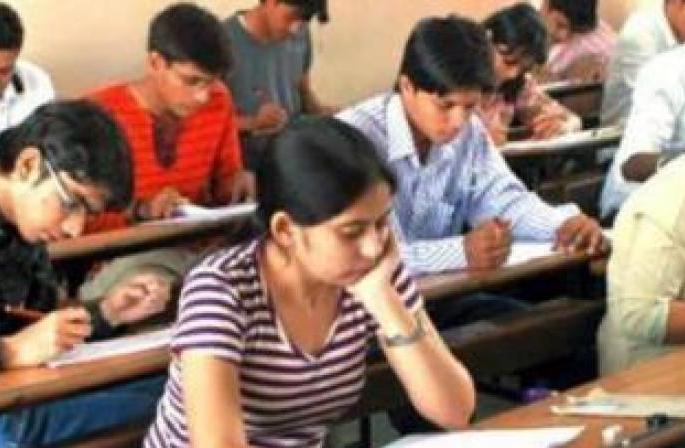 Students from all board schools should be admitted to the next class | सर्व मंडळाच्या शाळांतील विद्यार्थ्यांना पुढील वर्गात प्रवेश दयावा Students from all board schools should be admitted to the next class | सर्व मंडळाच्या शाळांतील विद्यार्थ्यांना पुढील वर्गात प्रवेश दयावा
