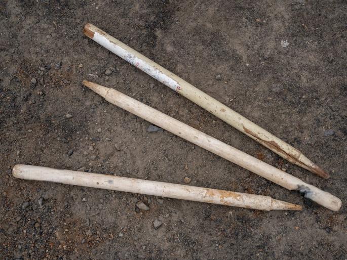 "Lay Shining Marato ka?" Student beaten with a stump in college hostel; 50-60 slaps and inhuman beating, atrocities on three! | "लय शायनिंग मारतो का?" म्हणत हॉस्टेलमध्ये विद्यार्थ्याला तिघांनी स्टंपने झोडपले, चापटांचा वर्षाव "Lay Shining Marato ka?" Student beaten with a stump in college hostel; 50-60 slaps and inhuman beating, atrocities on three! | "लय शायनिंग मारतो का?" म्हणत हॉस्टेलमध्ये विद्यार्थ्याला तिघांनी स्टंपने झोडपले, चापटांचा वर्षाव