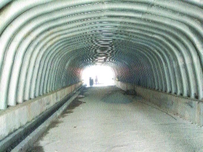 In the last phase of the work of the subway in the village | करावे गावातील भुयारी मार्गाचे काम अंतिम टप्प्यात In the last phase of the work of the subway in the village | करावे गावातील भुयारी मार्गाचे काम अंतिम टप्प्यात