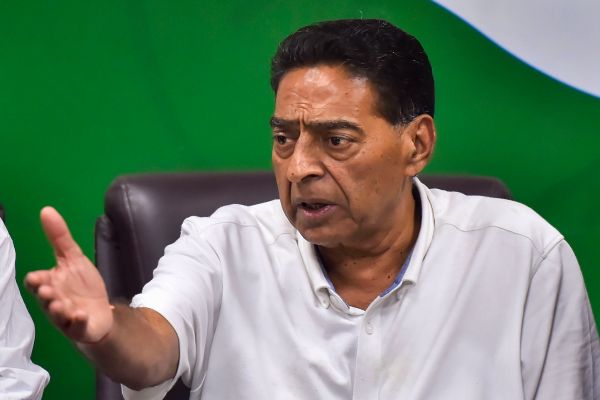 Your help to release Ajay Chautala; Congress alleges | अजय चौटालांना सोडण्यासाठी आपची मदत; काँग्रेसचा आरोप Your help to release Ajay Chautala; Congress alleges | अजय चौटालांना सोडण्यासाठी आपची मदत; काँग्रेसचा आरोप