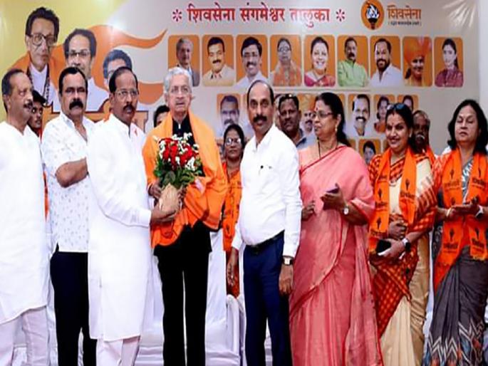 Shiv Sena leader Subhash Desai criticized the Shinde group | आता रडायचं नाही, लढायचं ते जिंकण्यासाठीच, शिवसेना नेते सुभाष देसाई यांची शिवगर्जना Shiv Sena leader Subhash Desai criticized the Shinde group | आता रडायचं नाही, लढायचं ते जिंकण्यासाठीच, शिवसेना नेते सुभाष देसाई यांची शिवगर्जना