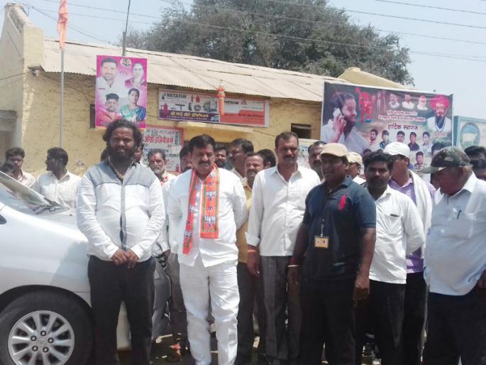 Opposition for the farmers in Solapur city | सहकारमंत्र्यांच्या सोलापूरातील दौºयात शेतकºयांचा विजेसाठी आक्रोश