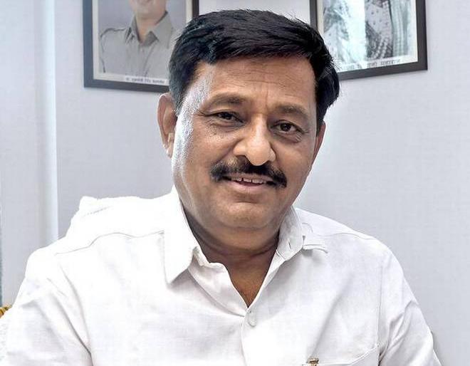 Learn ...; How many crores is the property of co-minister Subhash Deshmukh | जाणून घ्या...; किती कोटीची आहे सहकारमंत्री सुभाष देशमुख यांची मालमत्ता Learn ...; How many crores is the property of co-minister Subhash Deshmukh | जाणून घ्या...; किती कोटीची आहे सहकारमंत्री सुभाष देशमुख यांची मालमत्ता