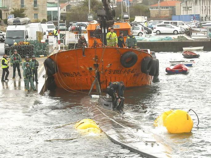 Drug smuggling from submarines for the first time; 863 crore cocaine seized | पहिल्यांदा पाणबुडीमधून अमली पदार्थाची तस्करी; ८६३ कोटींचे कोकेन जप्त Drug smuggling from submarines for the first time; 863 crore cocaine seized | पहिल्यांदा पाणबुडीमधून अमली पदार्थाची तस्करी; ८६३ कोटींचे कोकेन जप्त