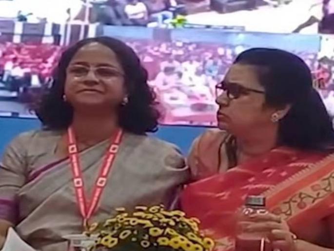 Controversial Postmaster General Madhale suspended, subordinate officer harassed, pinched and tickled; Suspension period uncertain | वादग्रस्त पोस्ट मास्तर जनरल मधाळे निलंबित, अधिनस्थ अधिकाऱ्याचा छळ, चिमटे अन् गुदगुल्या भोवल्या Controversial Postmaster General Madhale suspended, subordinate officer harassed, pinched and tickled; Suspension period uncertain | वादग्रस्त पोस्ट मास्तर जनरल मधाळे निलंबित, अधिनस्थ अधिकाऱ्याचा छळ, चिमटे अन् गुदगुल्या भोवल्या