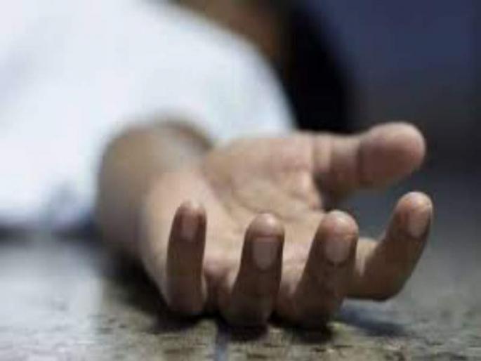 Paralyzed Gram Panchayat Peon commits suicide at his office | सरपंच व उपसरपंचाच्या त्रासाला कंटाळून पॅरालिसिस झालेल्या ग्रामपंचायत शिपायाची कार्यालयातच आत्महत्या Paralyzed Gram Panchayat Peon commits suicide at his office | सरपंच व उपसरपंचाच्या त्रासाला कंटाळून पॅरालिसिस झालेल्या ग्रामपंचायत शिपायाची कार्यालयातच आत्महत्या