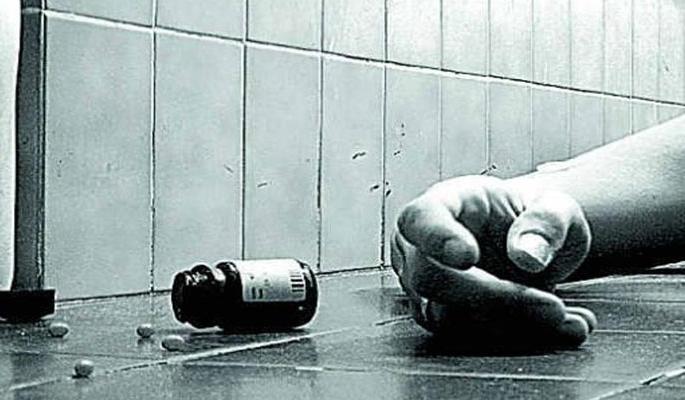 An accused in the murder of a lover in Nagpur consumed poision |  नागपुरात  प्रेयसीची हत्या करणाऱ्या  आरोपीने घेतले विष  An accused in the murder of a lover in Nagpur consumed poision |  नागपुरात  प्रेयसीची हत्या करणाऱ्या  आरोपीने घेतले विष