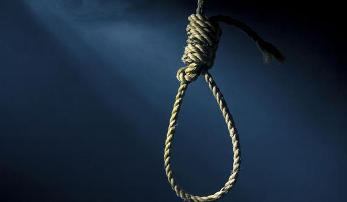 Jalgaon businessman dies after falling short | लघुशंकेला गेलेल्या जळगावातील व्यावसायिकाचा मृत्यू Jalgaon businessman dies after falling short | लघुशंकेला गेलेल्या जळगावातील व्यावसायिकाचा मृत्यू