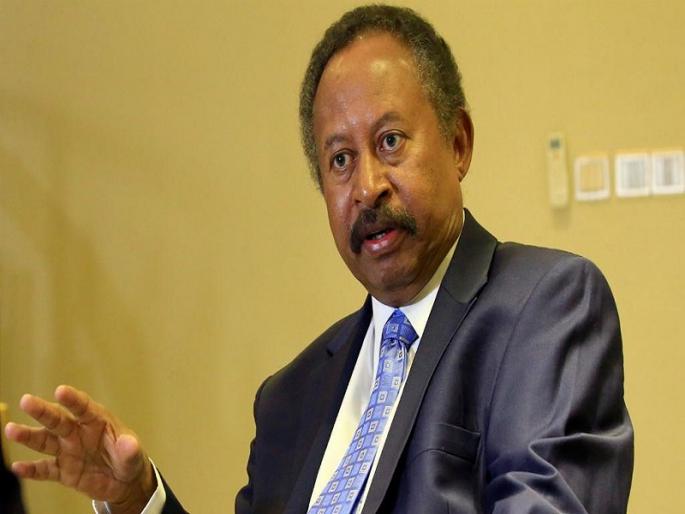 Army arrests PM of sudan, security forces in sudan moved pm abdalla hamdok to an unknown location | 'या' देशात सत्तापालट, बंडखोरीस नकार दिल्यामुळे लष्करानं पंतप्रधानांना घेतलं ताब्यात