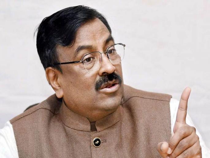 Give "A" class pilgrimage status to Rashtrasant Tukdoji Maharaj's mausoleum; | राष्ट्रसंत तुकडोजी महाराजांच्या समाधीस्थळास "अ" वर्ग तीर्थक्षेत्र दर्जा द्या; सुधीर मुनगंटीवार Give "A" class pilgrimage status to Rashtrasant Tukdoji Maharaj's mausoleum; | राष्ट्रसंत तुकडोजी महाराजांच्या समाधीस्थळास "अ" वर्ग तीर्थक्षेत्र दर्जा द्या; सुधीर मुनगंटीवार