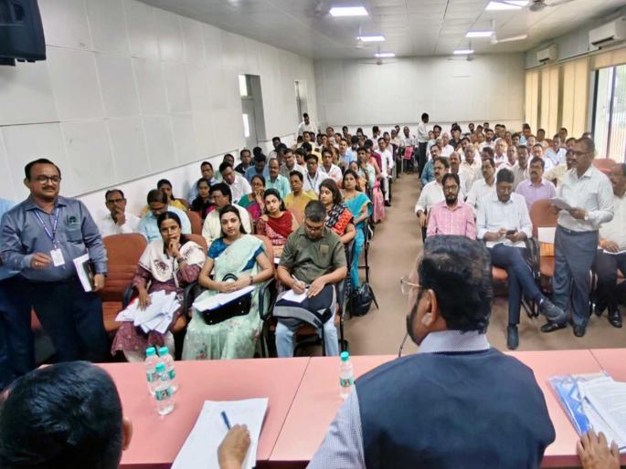 dispose of cases or conduct investigations in the departmental meeting sudhakar adbale got angry with the officials | प्रकरणे निकाली काढा अन्यथा चौकशी लावू; विभागीय बैठकीत सुधाकर अडबाले अधिकाऱ्यांवर संतापले dispose of cases or conduct investigations in the departmental meeting sudhakar adbale got angry with the officials | प्रकरणे निकाली काढा अन्यथा चौकशी लावू; विभागीय बैठकीत सुधाकर अडबाले अधिकाऱ्यांवर संतापले