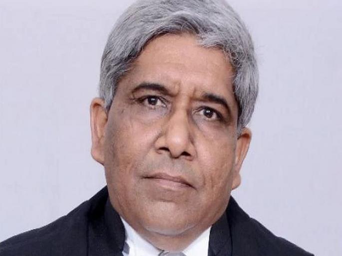Justice Sudhir Agarwal Of Allahabad High Court Creates History Of Most Judgement | 'या' न्यायाधीशांचा असाही विक्रम, सर्वाधिक खटले काढले निकालात  Justice Sudhir Agarwal Of Allahabad High Court Creates History Of Most Judgement | 'या' न्यायाधीशांचा असाही विक्रम, सर्वाधिक खटले काढले निकालात