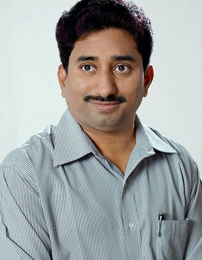 Giving away tickets is the humanity of Congress - Sudhir Dhone | माेफत तिकीट देणे ही काँग्रेसची मानवता- सुधीर ढोणे Giving away tickets is the humanity of Congress - Sudhir Dhone | माेफत तिकीट देणे ही काँग्रेसची मानवता- सुधीर ढोणे