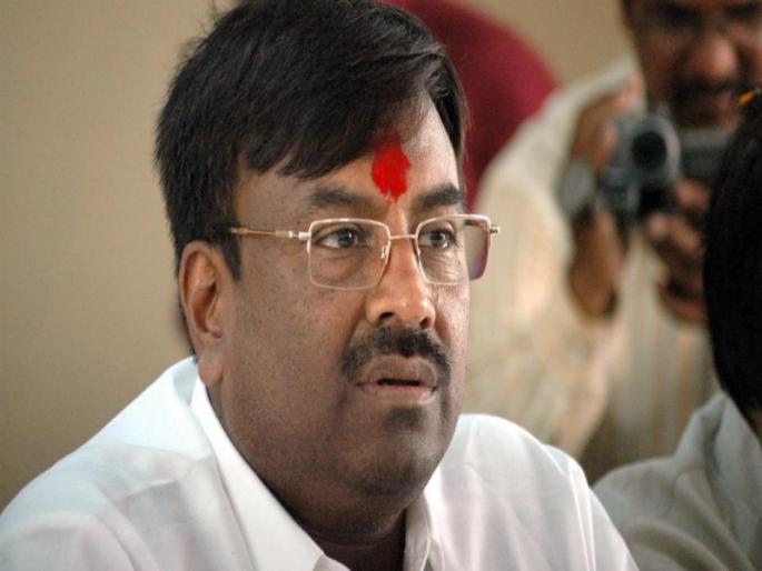 In the coming elections ShivSena take decision about alince : Sudhir Mungantiwar | आगामी निवडणुकीतील युतीचा चेंडू शिवसेनेच्या कोर्टात : सुधीर मुनगंटीवार  In the coming elections ShivSena take decision about alince : Sudhir Mungantiwar | आगामी निवडणुकीतील युतीचा चेंडू शिवसेनेच्या कोर्टात : सुधीर मुनगंटीवार