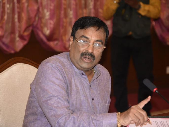 sudhir mungantiwar gavit chavan khade get a shock seniors like vikhe patil mahajan patil lodha get a chance in cabinet | मुनगंटीवार, गावित, चव्हाण, खाडेंना धक्का; विखे पाटील, महाजन, पाटील, लोढा या ज्येष्ठांना संधी sudhir mungantiwar gavit chavan khade get a shock seniors like vikhe patil mahajan patil lodha get a chance in cabinet | मुनगंटीवार, गावित, चव्हाण, खाडेंना धक्का; विखे पाटील, महाजन, पाटील, लोढा या ज्येष्ठांना संधी