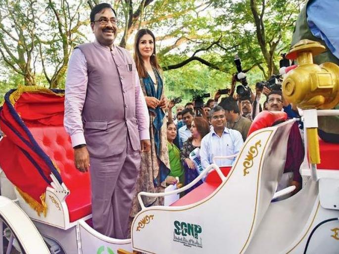 Raveena Tandon is brand ambassador for Mumbais national park by forest minister sudhir mungantiwar | सुधीरभौंची (मस्त मस्त) ब्रँड अॅम्बॅसिडर Raveena Tandon is brand ambassador for Mumbais national park by forest minister sudhir mungantiwar | सुधीरभौंची (मस्त मस्त) ब्रँड अॅम्बॅसिडर