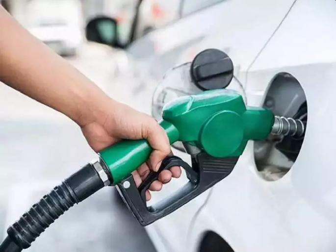 Russia-Ukraine War: 'Mega-discount' from Russia to India on crude oil purchases; Will petrol-diesel prices go down? | Russia-Ukraine War: कच्च्या तेलाच्या खरेदीत रशियाकडून भारताला ‘मेगा-डिस्काउंट’; पेट्रोल-डिझेलचे दर घसरणार?