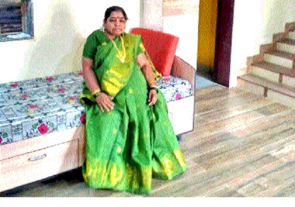 Gagan Bharari General Teacher to Head of Education by defeating Divyanga: Surekha Pawar from Khatav Taluka | दिव्यांगावर मात करून शिक्षण क्षेत्रात गगनभरारी सर्वसामान्य शिक्षक ते केंद्रप्रमुख : खटाव तालुक्यातील सुरेखा पवार