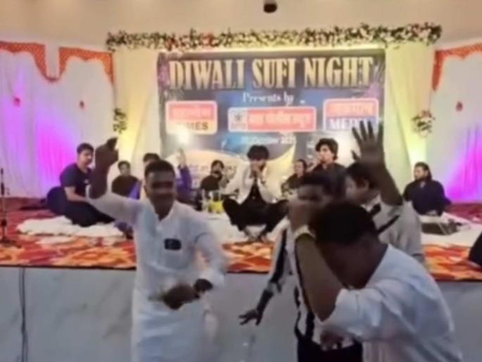 jalgaon case registered against Piyush Manyar who was seen throwing money at diwali sufi night event in Jalgaon with a pistol on waist | जळगाव: 'दिवाळी सुफी नाईट'मध्ये कमरेला पिस्तूल लावून पैसे उधळले; पियुष मण्यार विरोधात गुन्हा jalgaon case registered against Piyush Manyar who was seen throwing money at diwali sufi night event in Jalgaon with a pistol on waist | जळगाव: 'दिवाळी सुफी नाईट'मध्ये कमरेला पिस्तूल लावून पैसे उधळले; पियुष मण्यार विरोधात गुन्हा