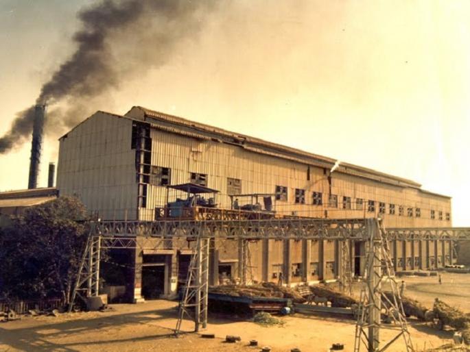 Factory for the election! ; There are only four sugar factories in Aurangabad district | निवडणुकीपुरती कारखानदारी ! ; औरंगाबाद जिल्ह्यात केवळ चार साखर कारखाने सुरू Factory for the election! ; There are only four sugar factories in Aurangabad district | निवडणुकीपुरती कारखानदारी ! ; औरंगाबाद जिल्ह्यात केवळ चार साखर कारखाने सुरू