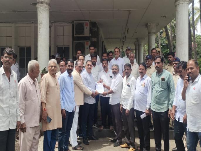 Pay farmers Rs 400, otherwise sugar will be withheld from October 2; Farmers rally at Dutt India, Mohanrao Shinde factory in Sangli | शेतकऱ्यांचे ४०० रुपये द्या, अन्यथा २ ऑक्टोबरपासून साखर रोखणार; 'स्वाभिमानी'चा इशारा 