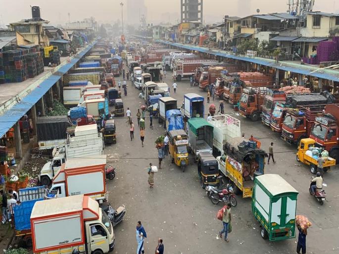 Sugar-spices declined by 65 percent, while food grains declined by 55 percent Nationwide movement of transporters | साखर-मसाले ६५ टक्के, तर अन्नधान्याची आवक ५५ टक्क्यांनी मंदावली; वाहतूकदारांचे देशव्यापी आंदोलन   Sugar-spices declined by 65 percent, while food grains declined by 55 percent Nationwide movement of transporters | साखर-मसाले ६५ टक्के, तर अन्नधान्याची आवक ५५ टक्क्यांनी मंदावली; वाहतूकदारांचे देशव्यापी आंदोलन