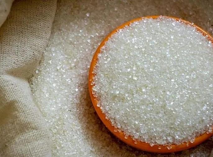 Sugar prices hit a six-year high | साखरेचे भाव गेले सहा वर्षांच्या उच्चांकावर Sugar prices hit a six-year high | साखरेचे भाव गेले सहा वर्षांच्या उच्चांकावर